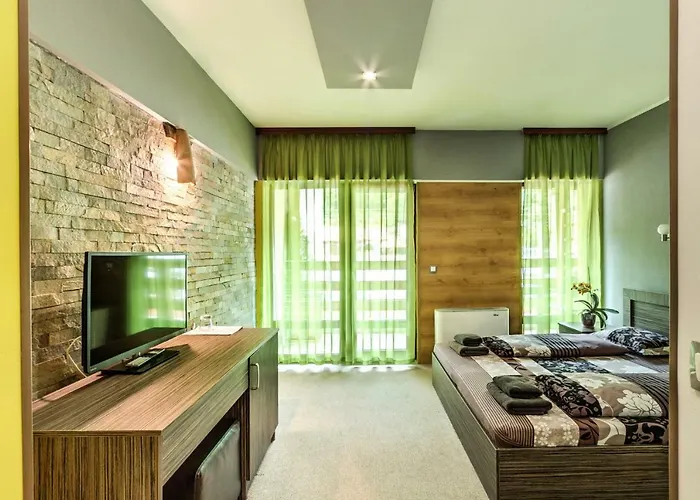 Family Bohema オグニャノヴォ